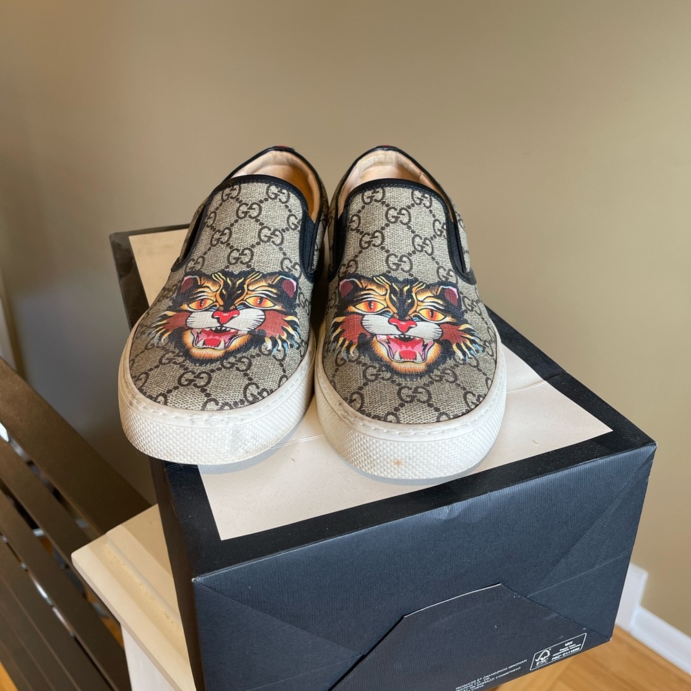 Gucci slip on sneakers